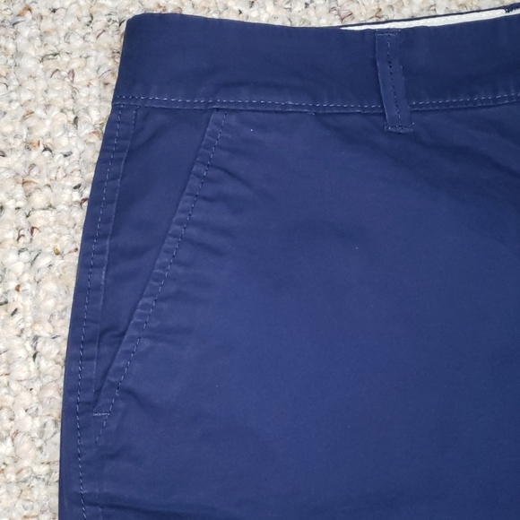 Old Navy chino shorts size 8 - Picture 2 of 4